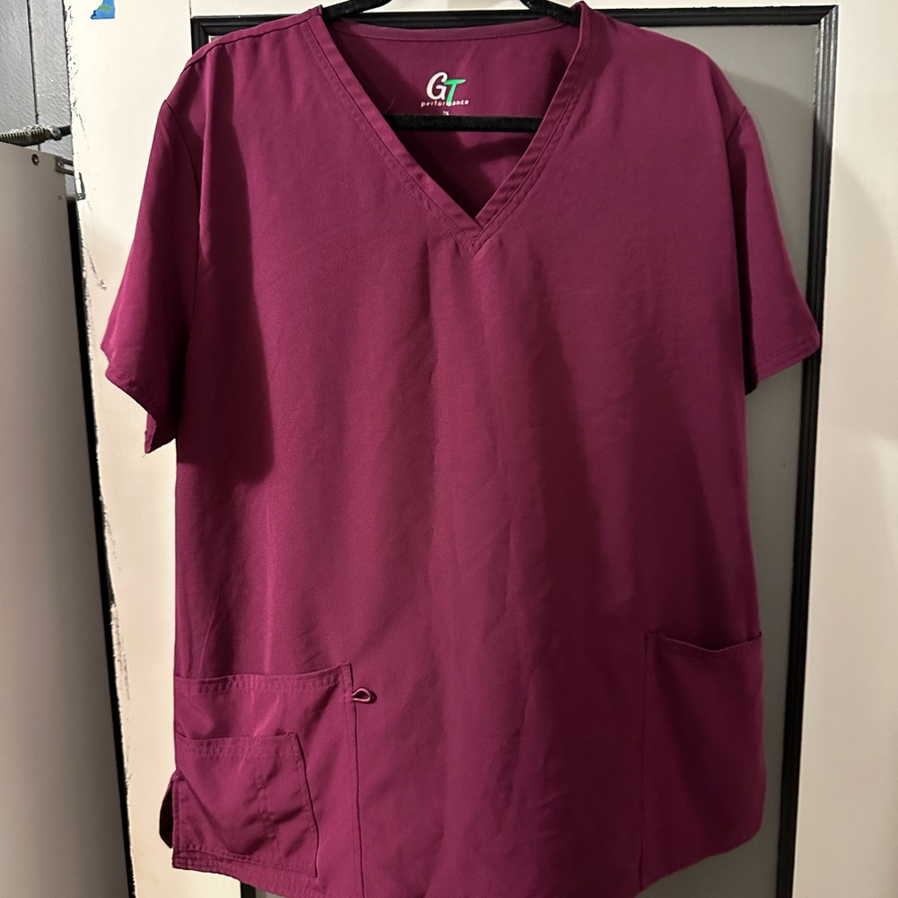 GT Women's V-Neck Scrub Top - burgundy